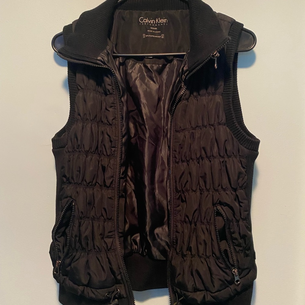 Med vest~worn but still in good condition